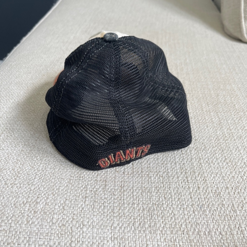 Giants hat. Low crown. Trucker back. - Picture 2 of 3